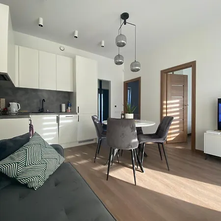 Namelis Prie Juros Su Privaciu Kiemeliu Apartamento Palanga