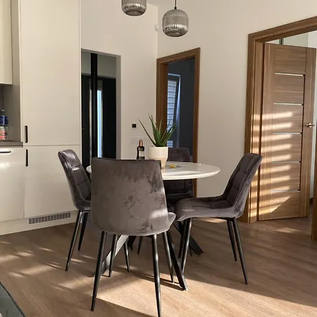 Namelis Prie Juros Su Privaciu Kiemeliu * Паланга