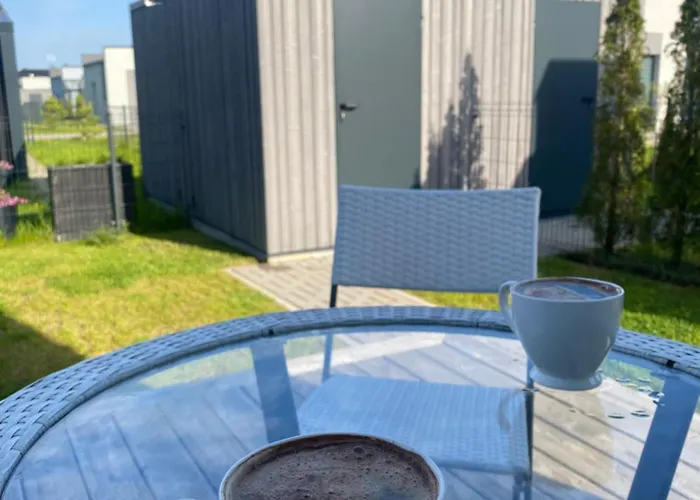 Namelis Prie Juros Su Privaciu Kiemeliu *